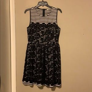 Soprano black and white medium dress